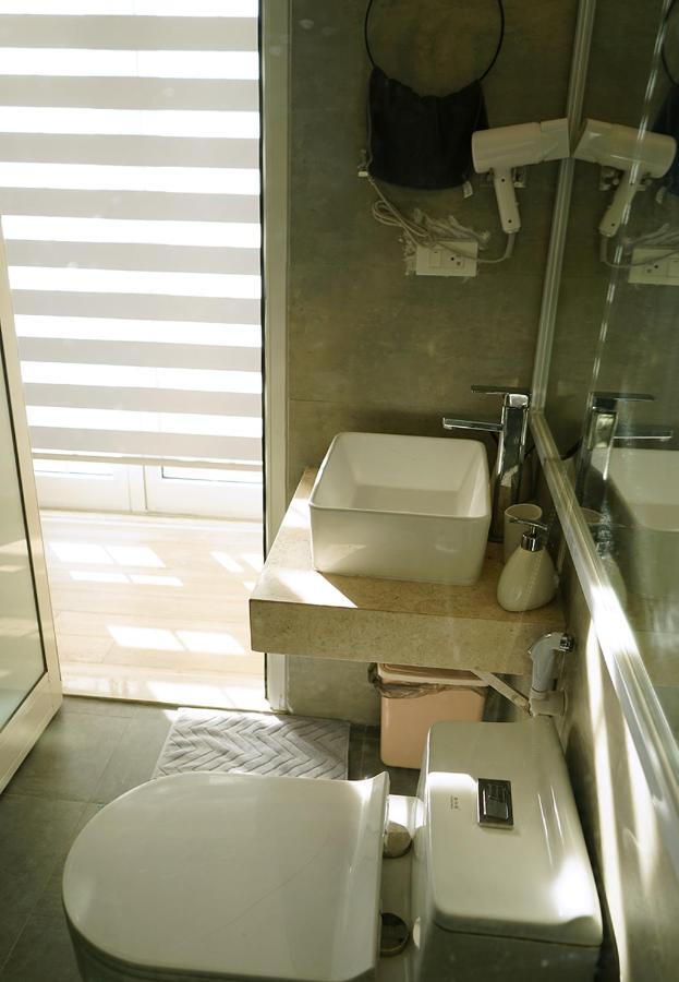 Lyn House - Service Apartment Hoang Quoc Viet Hanoi Kültér fotó
